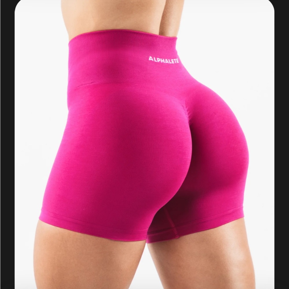 Alphalete Amplify Shorts Magenta